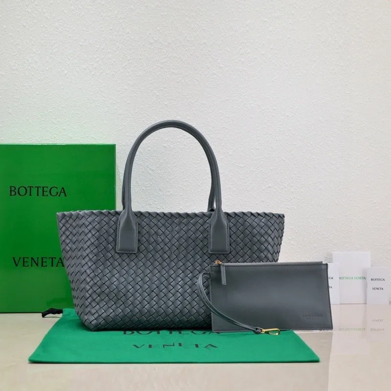 Medium spot color